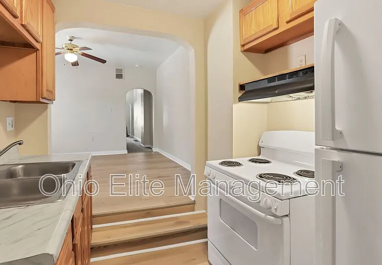347 1/2 E Welch Ave — Photo 17
