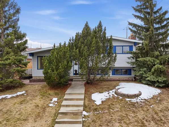 107 Nottingham Rd NE, Calgary, AB T2K 5R2