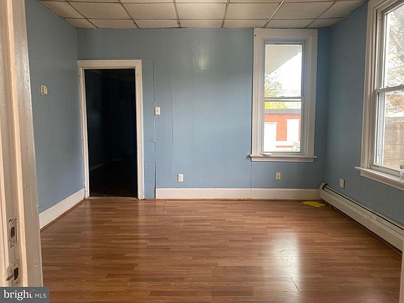 4th image of 1822 North St