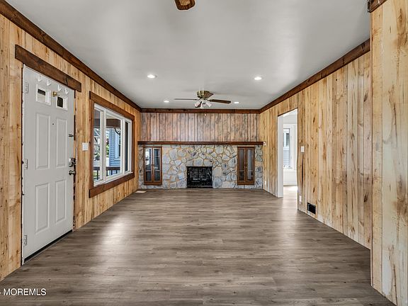 5th image of 626 Irving Place