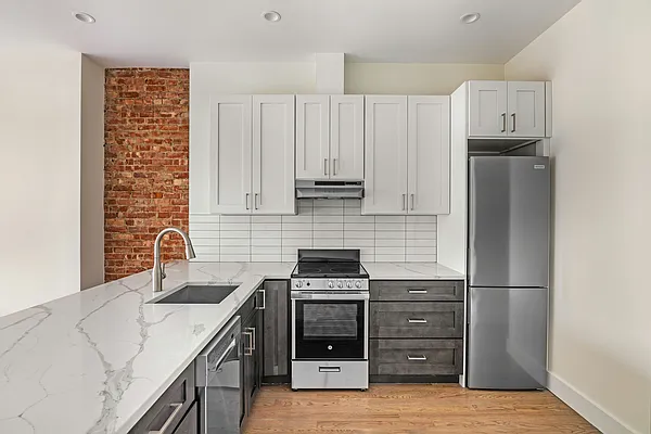 Rented by Pear NYC LLC | media 25