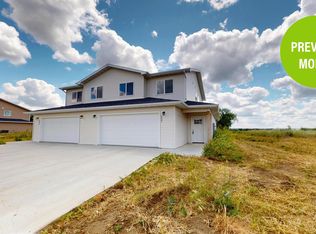 3319 20th Ave NW, Minot, ND 58703