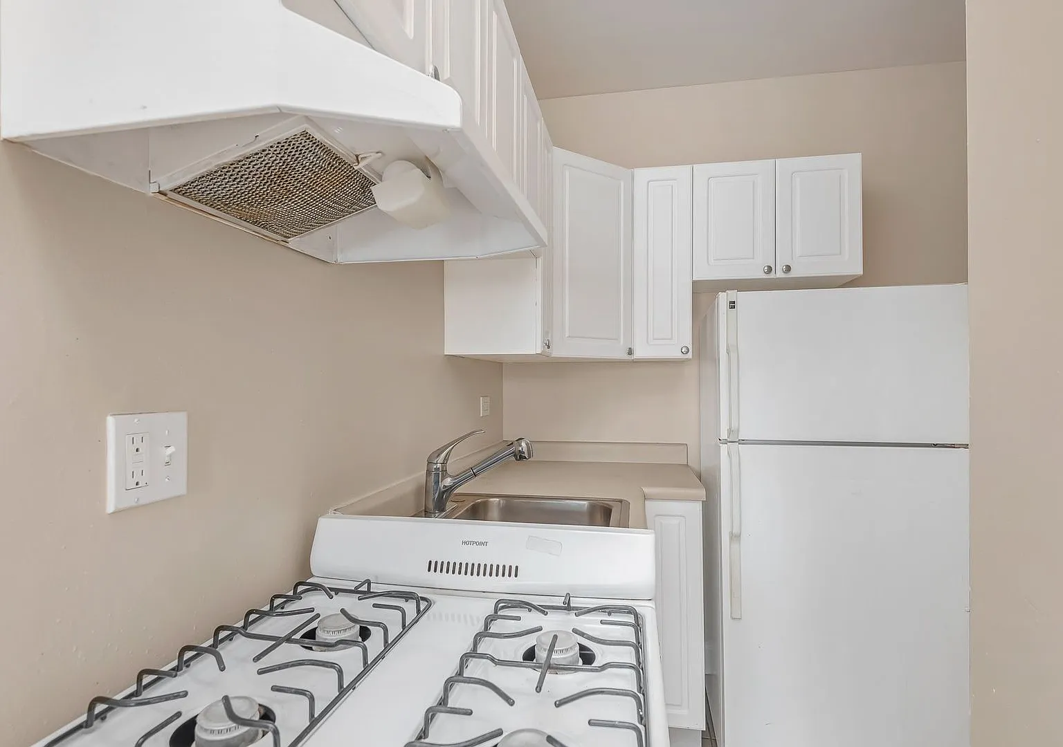 1 bed, $1,350 — Photo 2