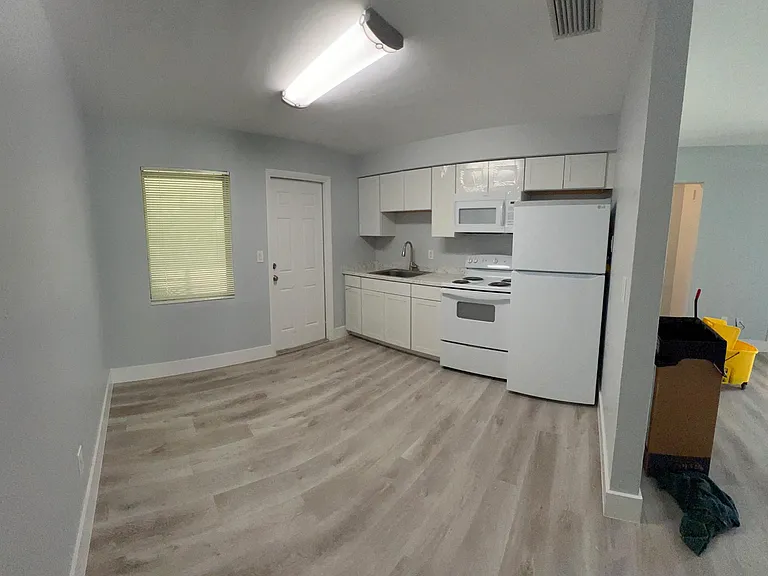 337 Tudor Dr #L — Photo 11