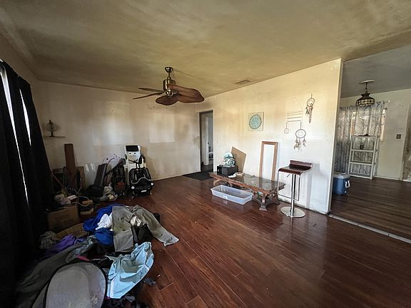 5th image of 656 Wisteria Dr