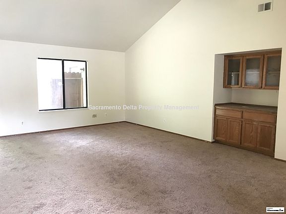 2nd image of 7638 Greenhaven Dr