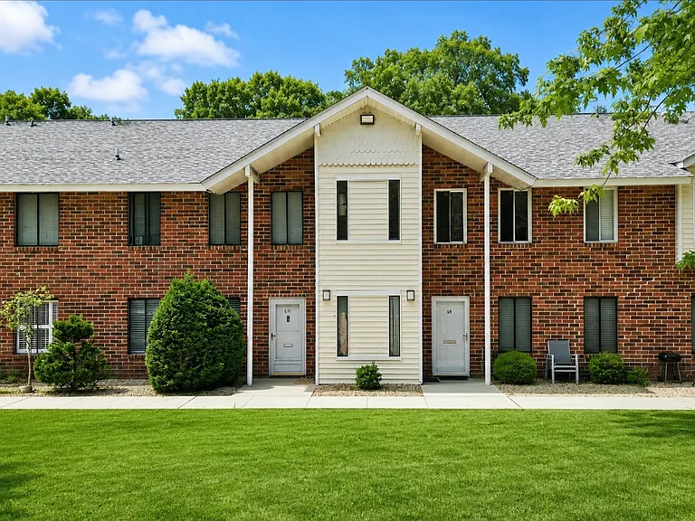 11 Laramie Ct #11 — Photo 1