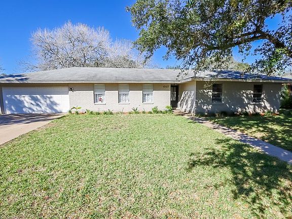 1007 Newhall St, Beeville, TX 78102 | MLS #112943 | Zillow