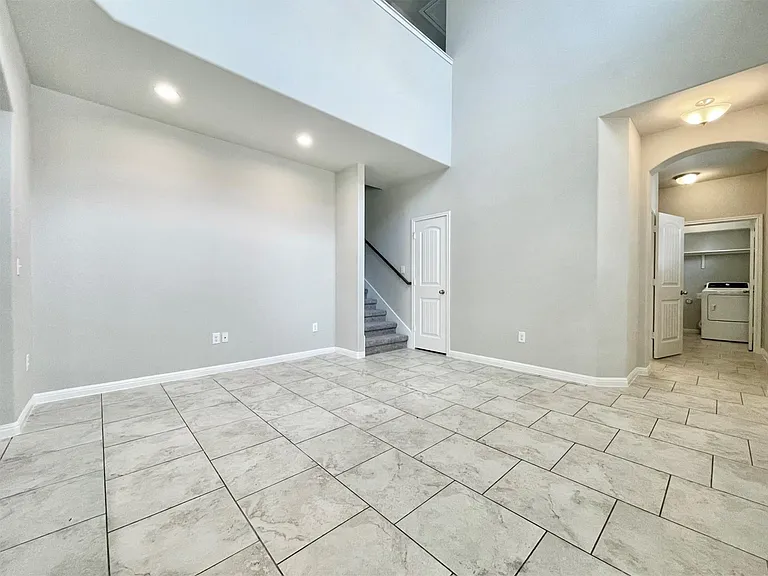 407 Rhetoric Way — Photo 8