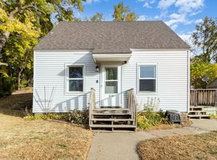 828 Hawthorn St, Red Wing, MN 55066