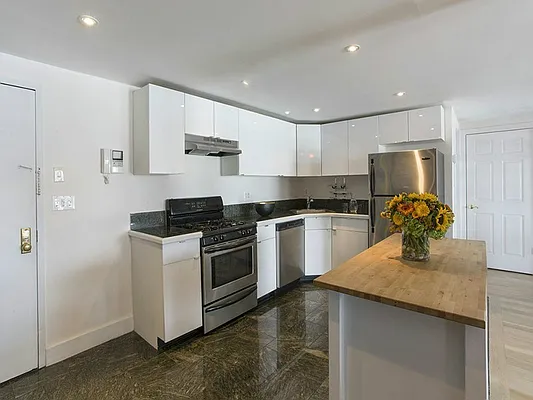 Rented by Sotheby's International Realty | media 19