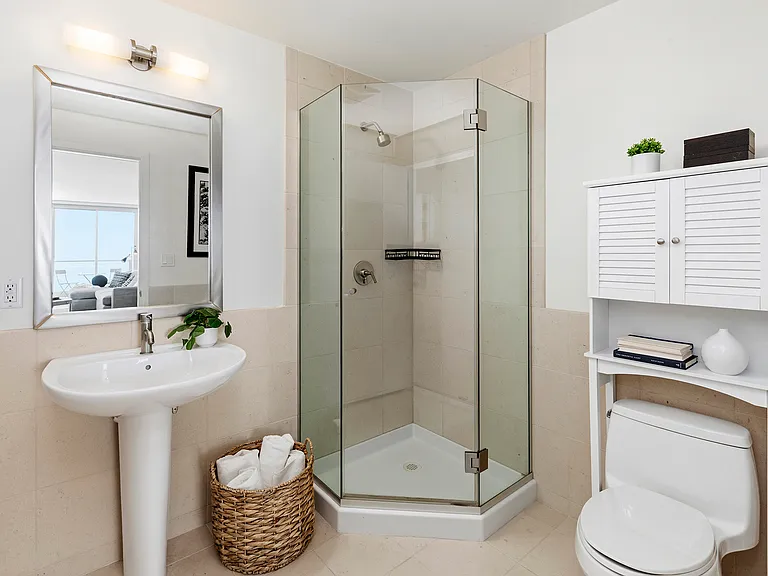 338 Spear St #31E — Photo 16