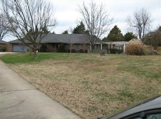 1686 W Huntington Ln, Nixa, MO 65714