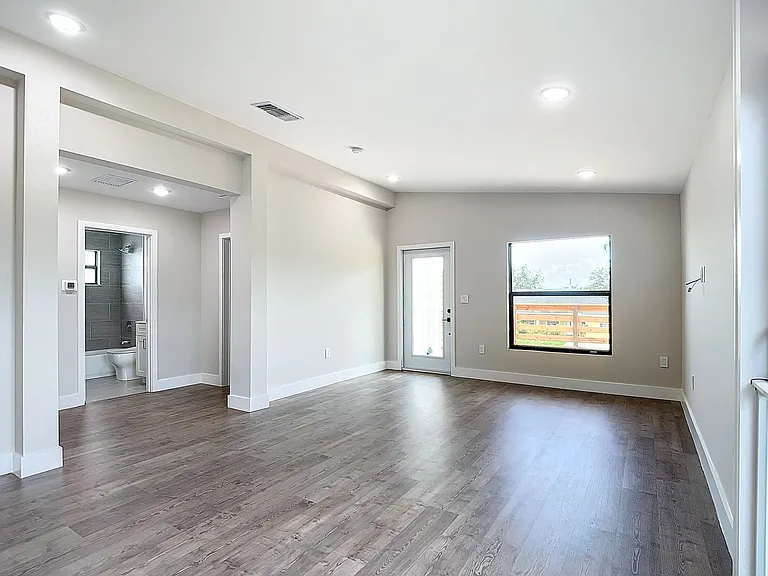 2505 Storter Ave — Photo 10