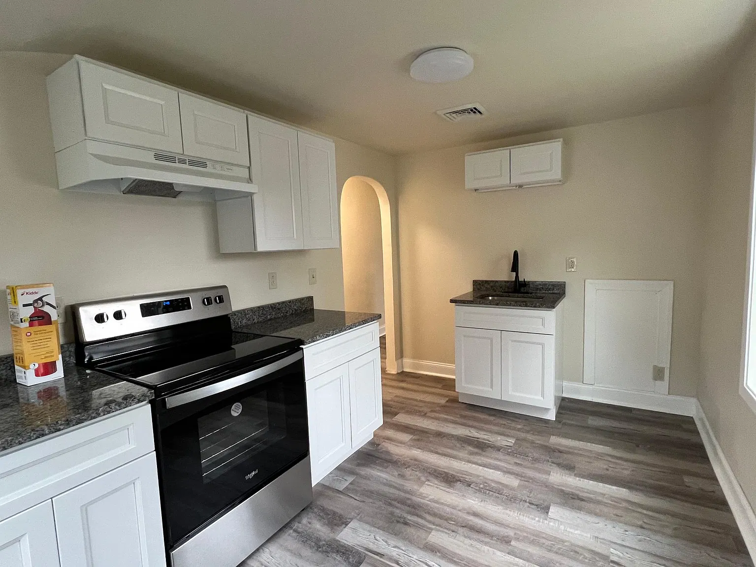2 bed, 800 sqft, $1,450 — Photo 2