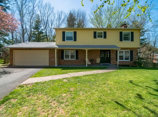 9207 Leamington Ct, Fairfax, VA 22031