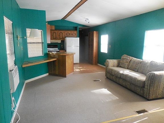 3rd image of 330 Westwood Loop