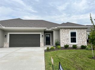 19716 W 196th St, Spring Hill, KS 66083