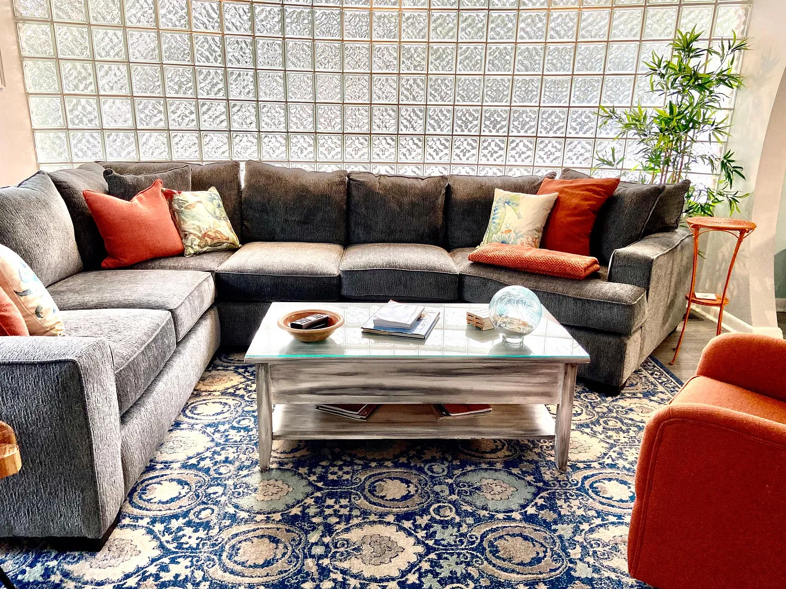 2 bed, 1200 sqft, $3,600 — Photo 2
