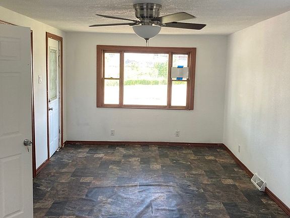5th image of 1011 Railroad Ave