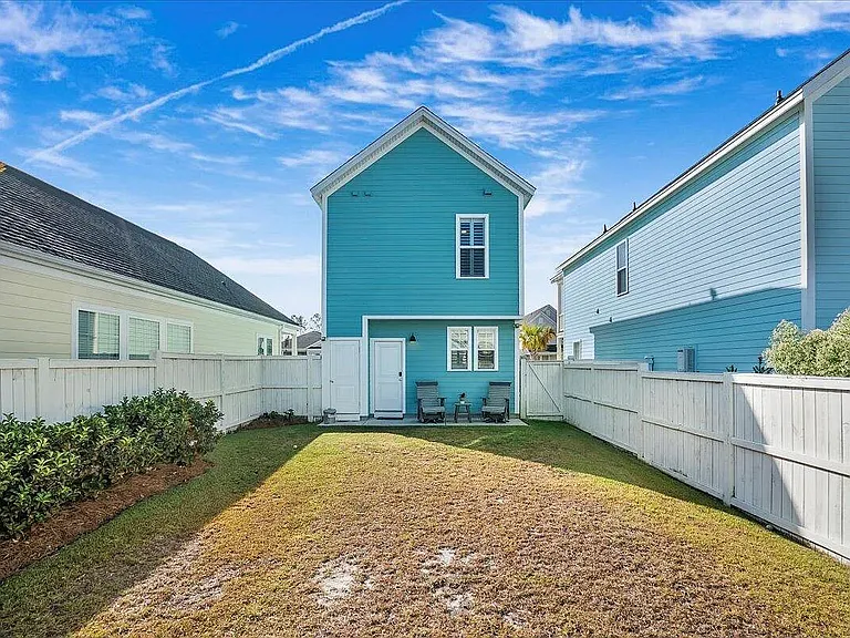 654 Blueway Ave — Photo 25