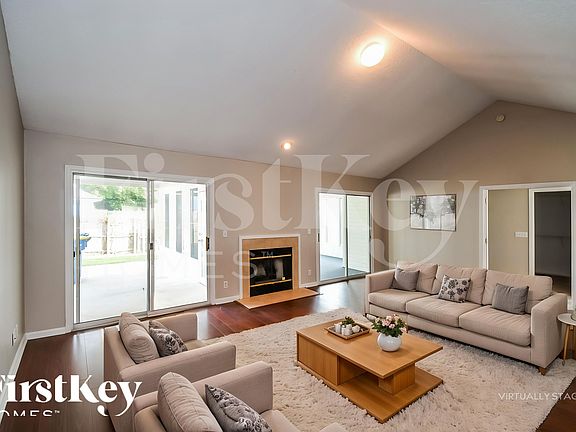 4th image of 789 Hickory Lakes Dr E