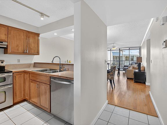 5th image of 20 Royal Palm Way #602