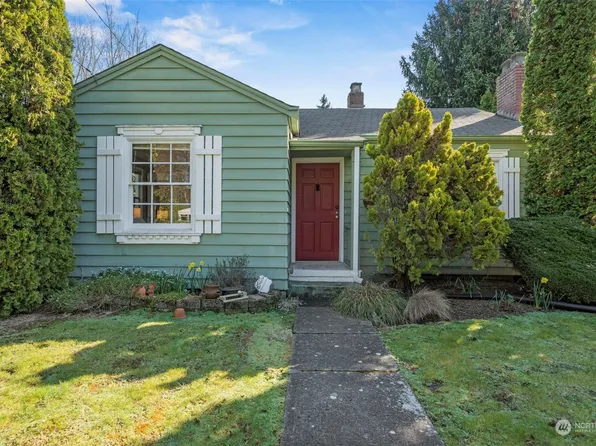 11728 Meridian Avenue N, Seattle, WA 98133