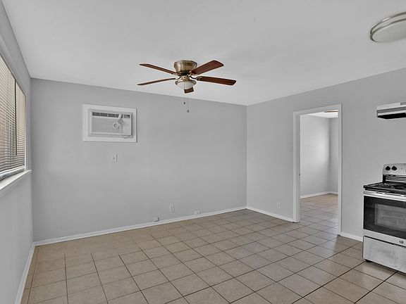 4th image of 507 Church St #D