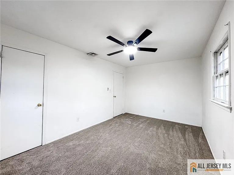 742 Grove Ave — Photo 29