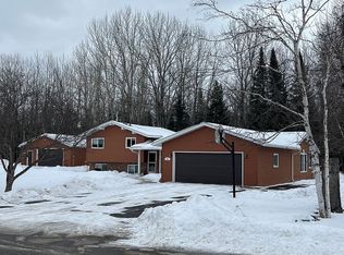 321 Shorewood Dr, International Falls, MN 56649