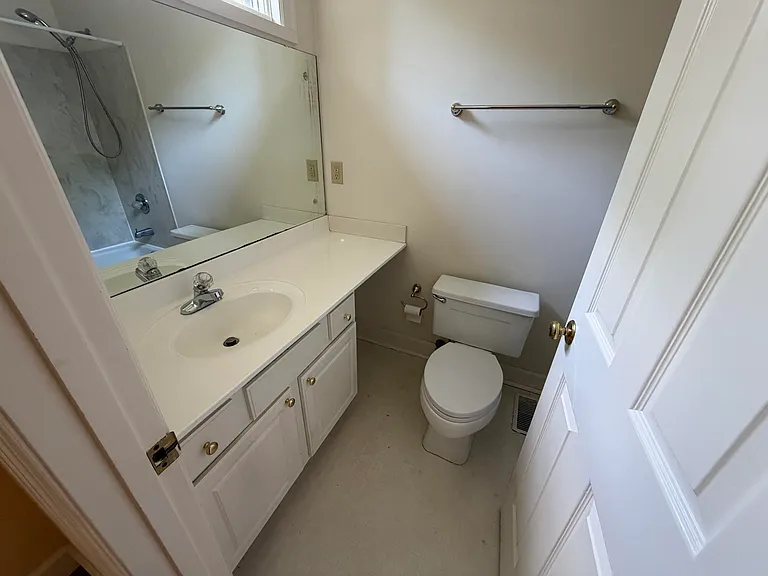 1112 Pepperhill Cir — Photo 17