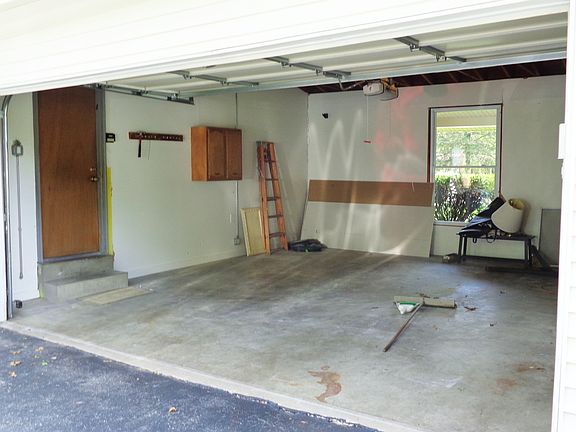 3rd image of 12103 Swan Lake Dr