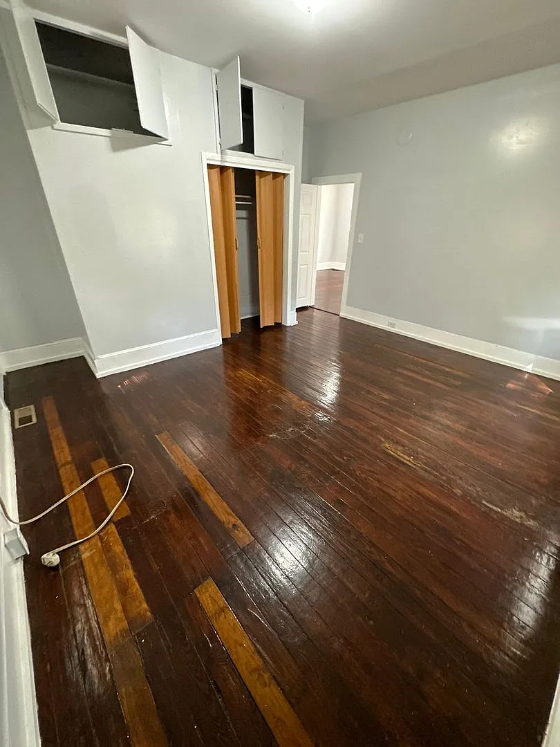 Fully renovated Single Family 2/1 available for immediate rent! — Photo 3