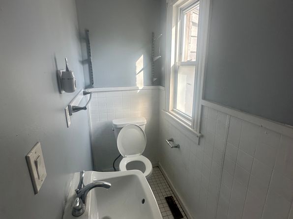 3 Hull St #3B, Shelton, CT 06484