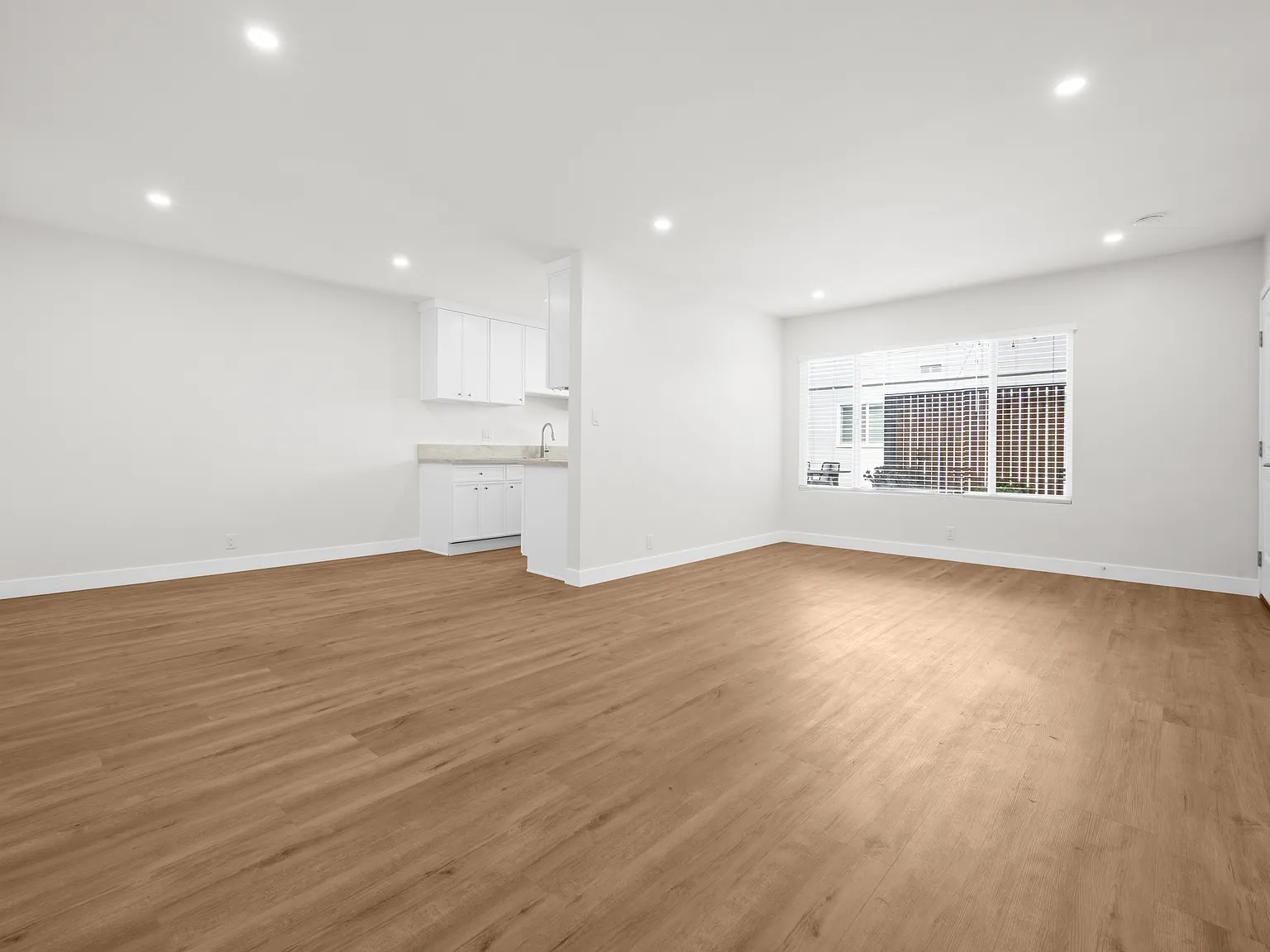 550 N Orlando Ave — Photo 1