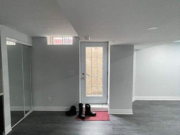 5th image of 82 Ferncroft Pl E