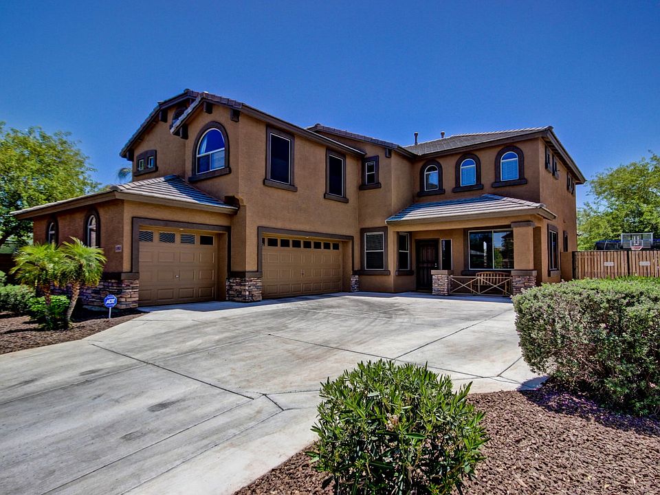 1st image of 13513 W Banff Ln