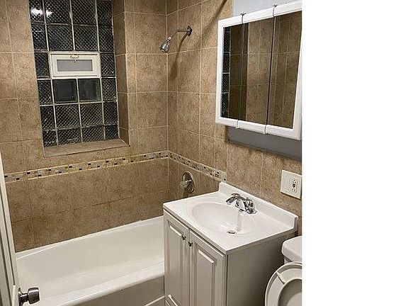 2nd image of 6515 S Maplewood Ave #1