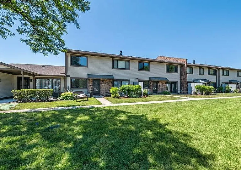 Arrive Oak Brook Heights — Photo 15