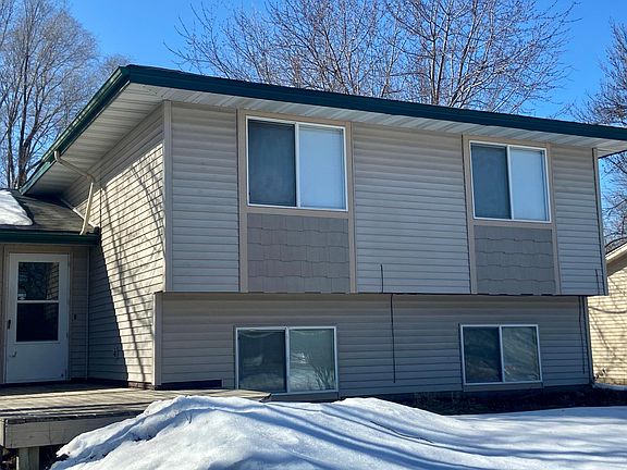 4th image of 330 Belle Aire Dr