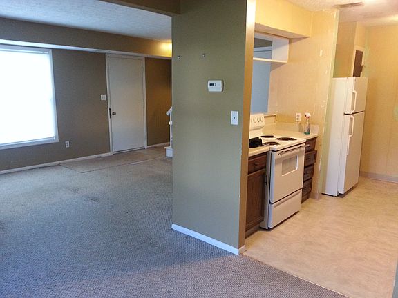 5th image of 580 Canterbury Ln