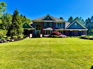 118 Neuchatel Ln, Fairport, NY 14450