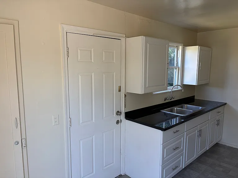 917 Dwight Way #917 — Photo 3