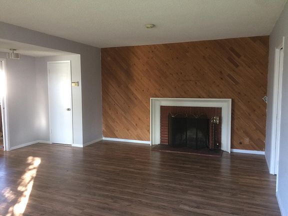 2nd image of 1014 S Glenn Alan Ave