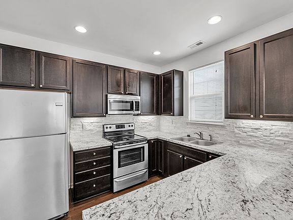 5th image of 1633 Brimington Ln
