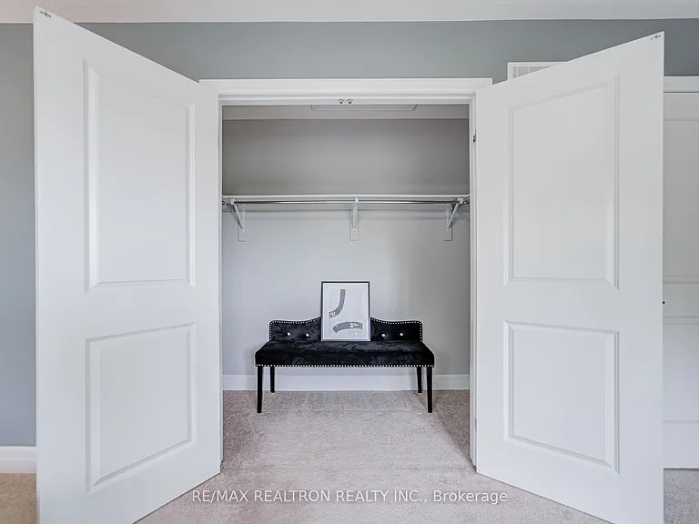 48 Robert Wilson Cres — Photo 40