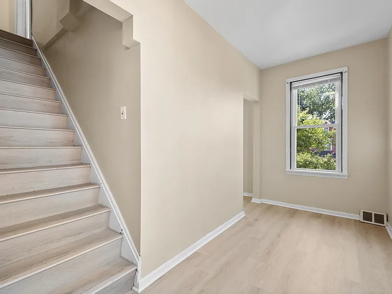 510 Dawson Ave — Photo 12