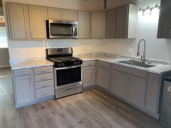 3rd image of 1552 Sandalwood Dr