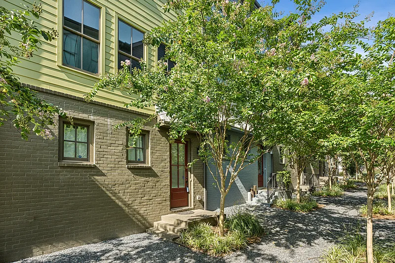 2 bed, 2.5 bath, 1461 sqft, $2,550 — Photo 1